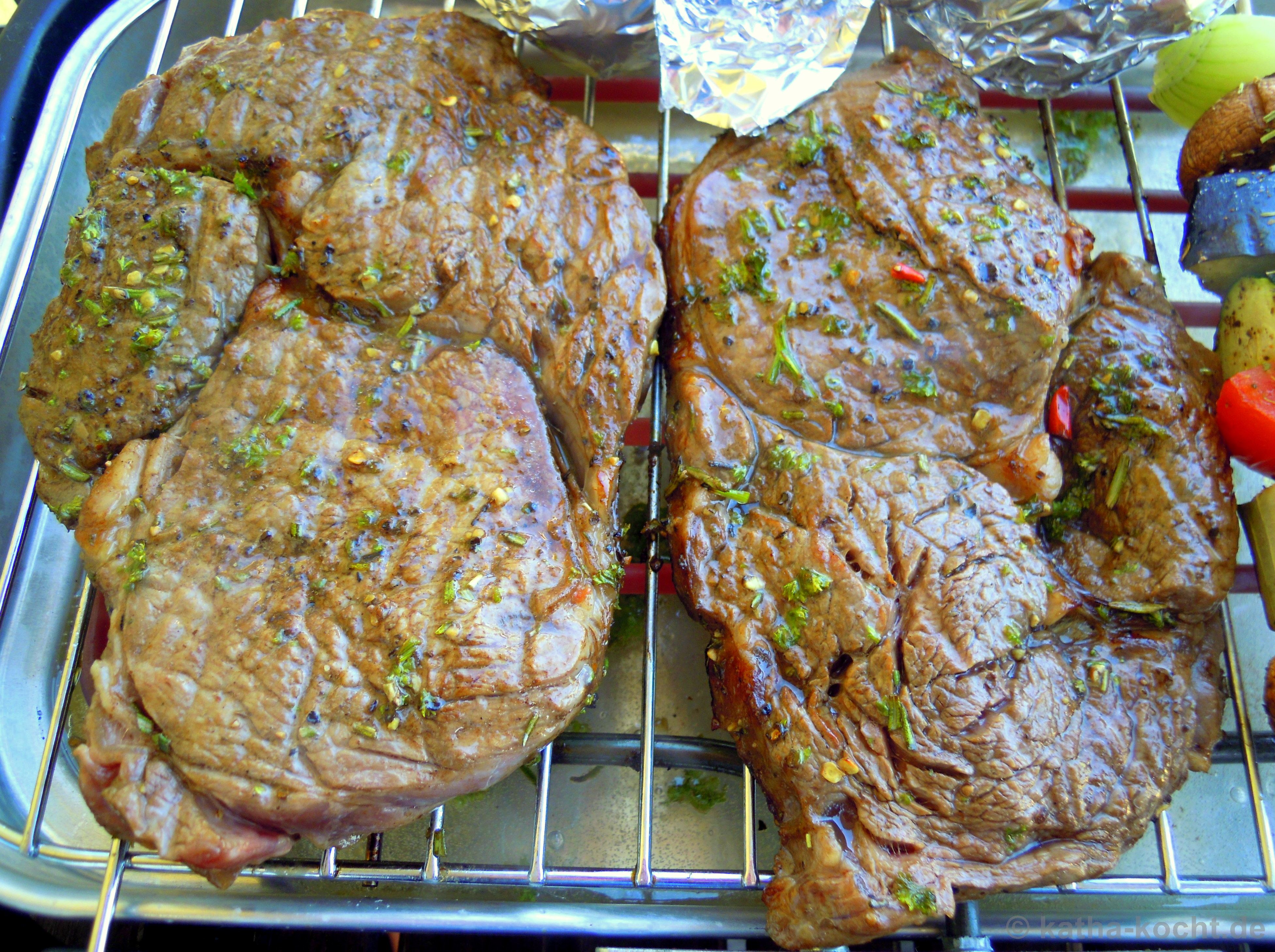 Steak in Kräutermarinade vom Grill - Katha-kocht!