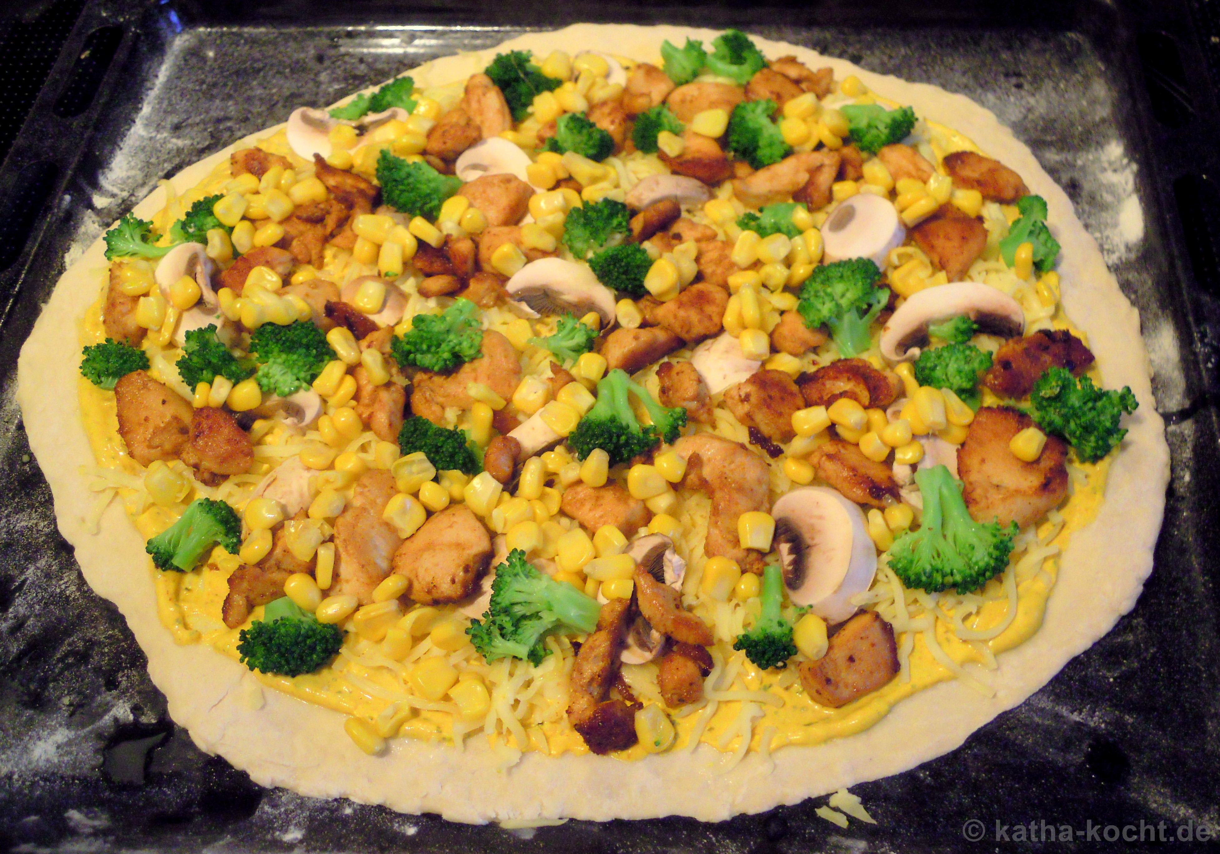 Chicken Curry Pizza Mit Brokkoli Und Mais Katha Kocht