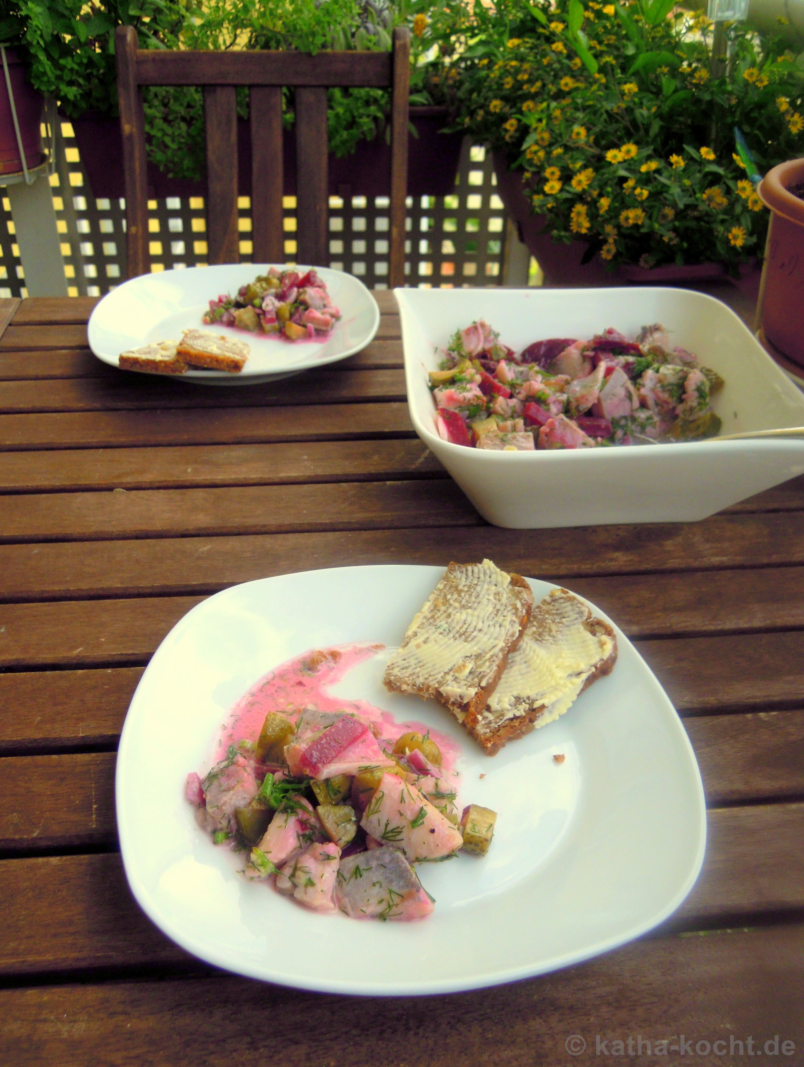 Matjessalat mit Gurken und roter Bete - Katha-kocht!