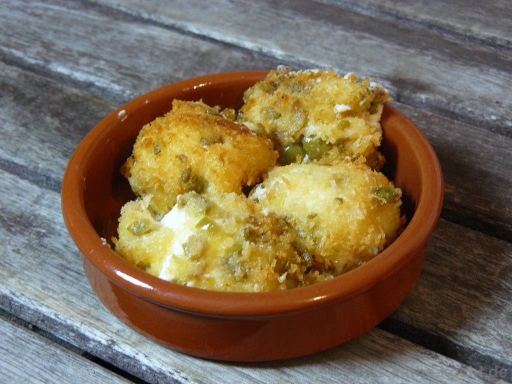 Tapas - frittierte Frischkäsebällchen mit Oliven - Katha-kocht!