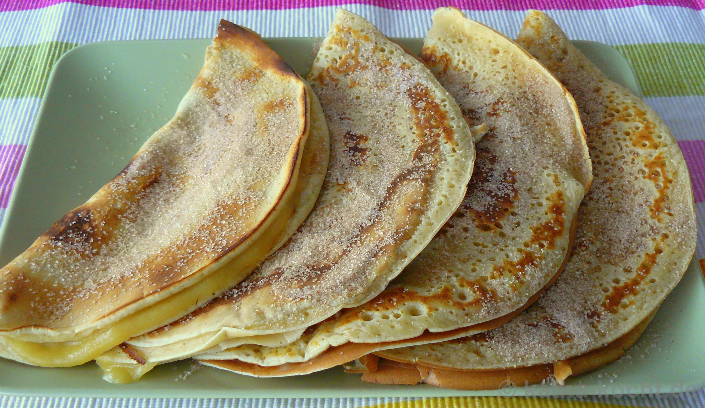 Eier- / Pfannkuchen mit Apfelmus, Zimt und Zucker - Katha-kocht!