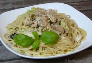 Spaghetti mit Hähnchen und Wirsingkohl