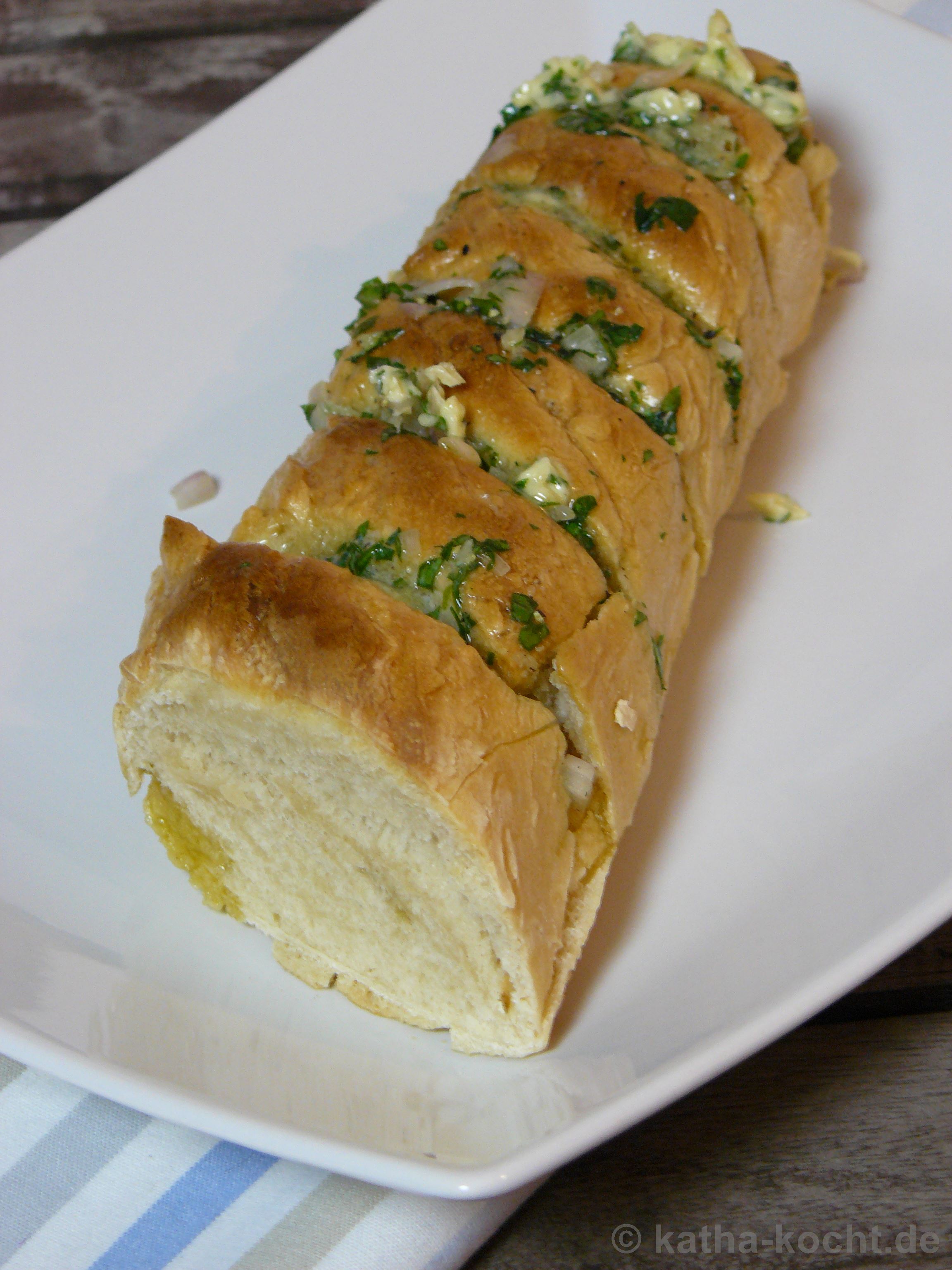 Brot mit Kräuterbutter - Katha-kocht!