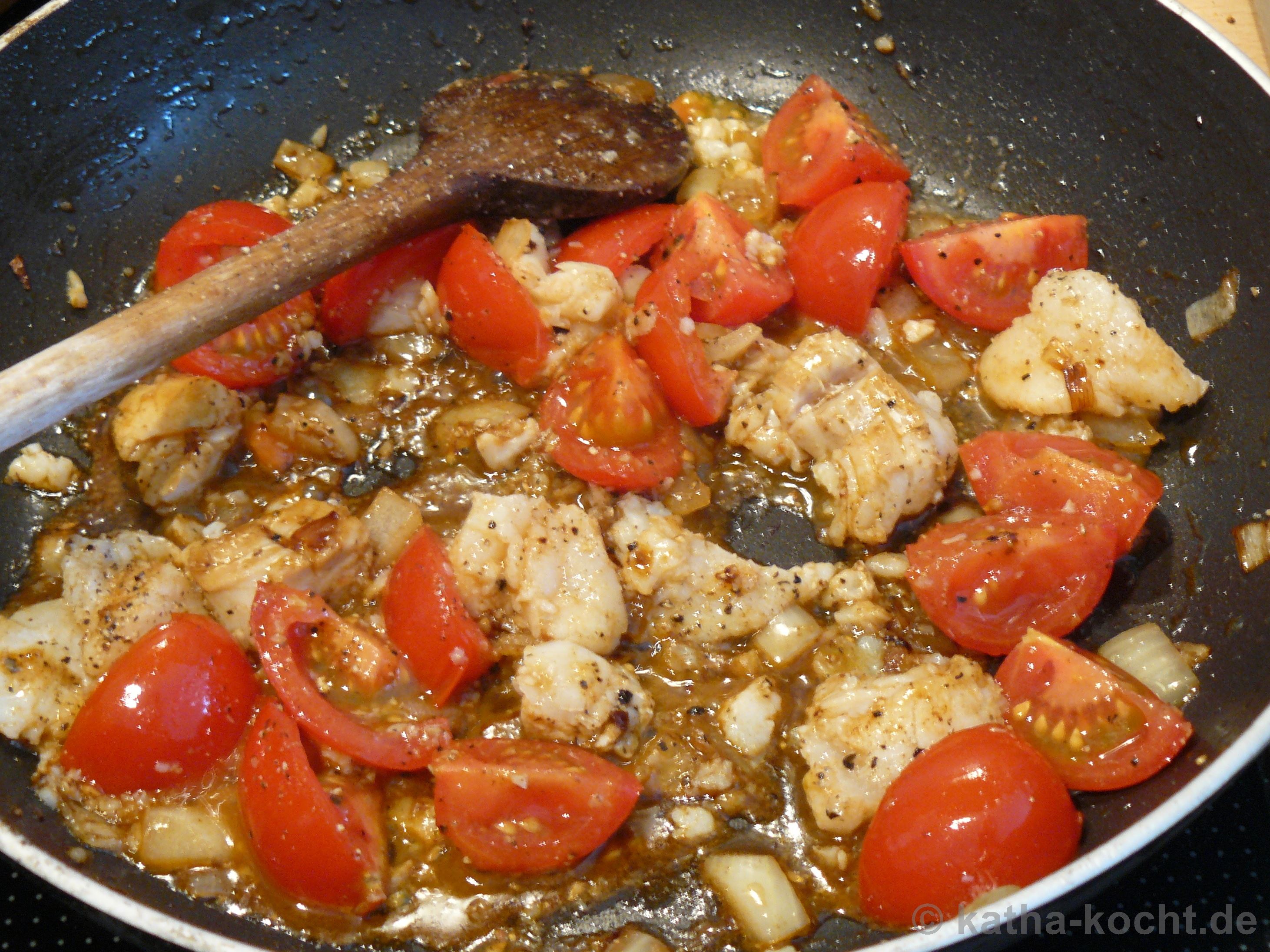 Tapas - Kabeljau mit Tomate und Büffelmozzarella - Katha-kocht!
