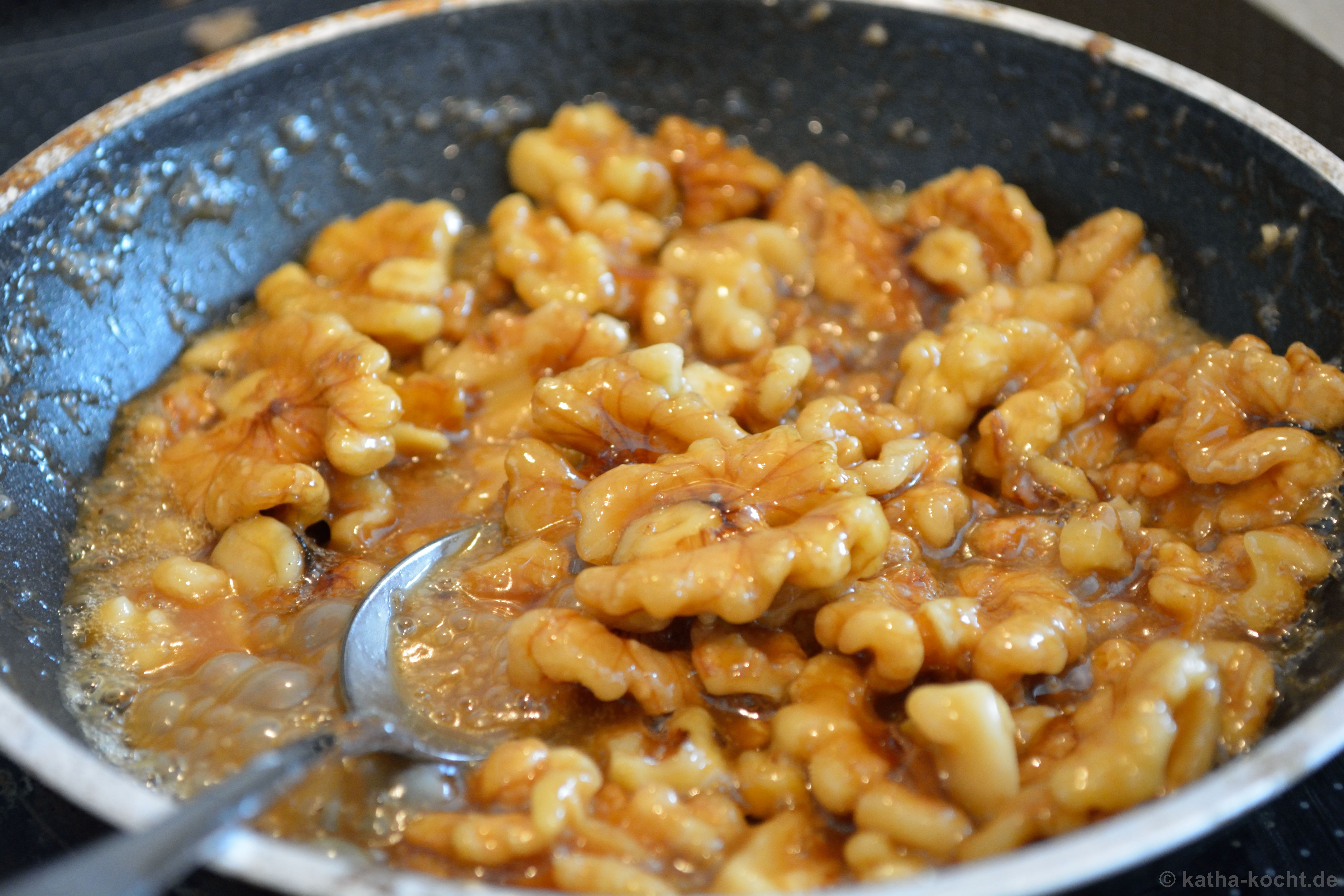 Bananencreme Mit Karamellisierten Walnussen Katha Kocht