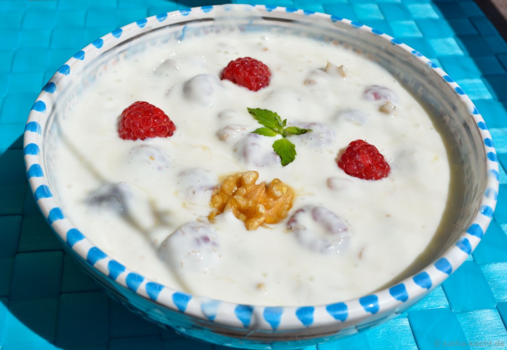 Himbeer-Walnuss-Joghurt zum Frühstück - Katha-kocht!