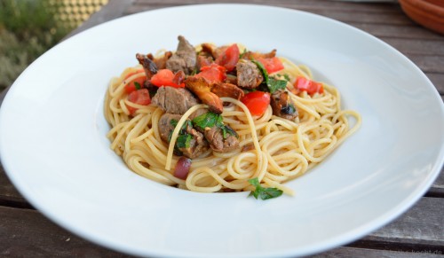 Spaghetti mit Rinderfilet und Pfifferlingen - Katha-kocht!