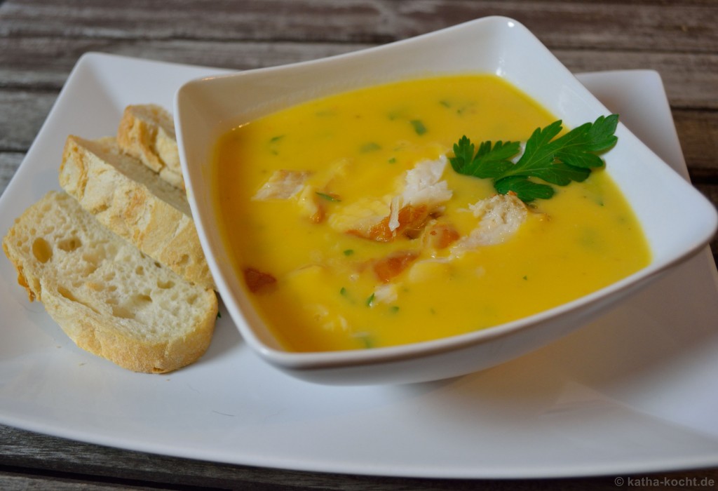Butternut-Kürbis Suppe mit Räuchermakrele - Katha-kocht!