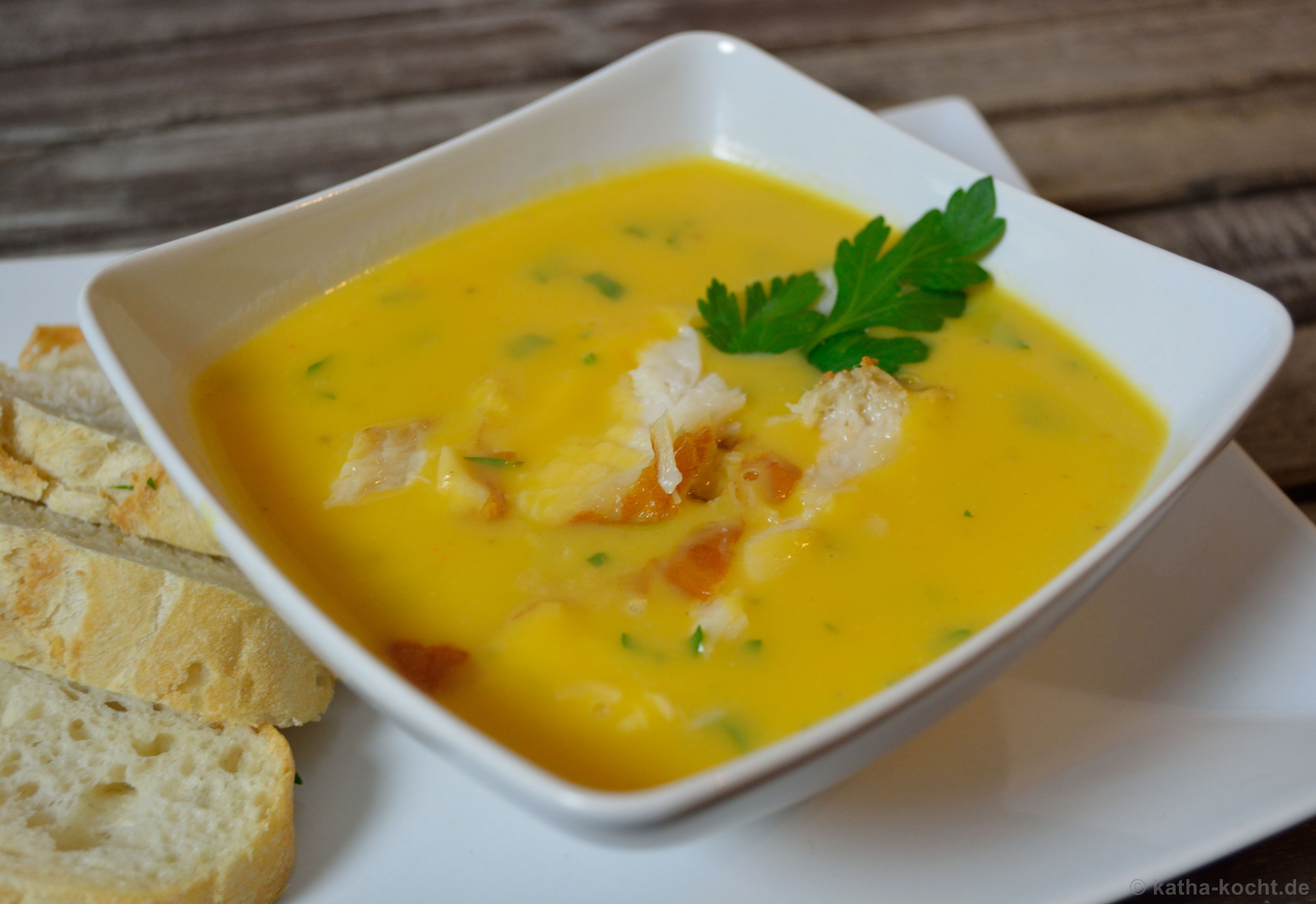 Butternut-Kürbis Suppe mit Räuchermakrele - Katha-kocht!