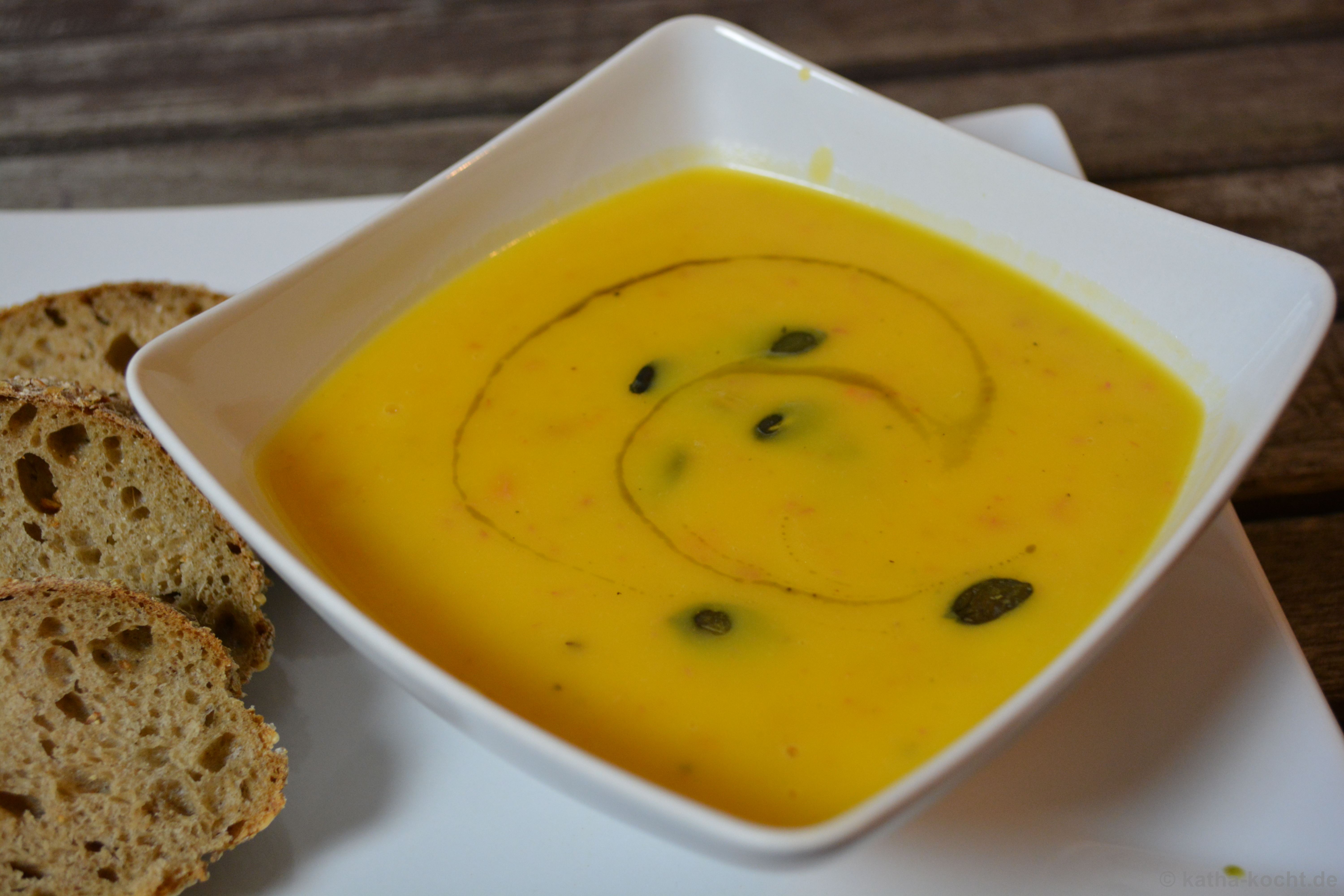 Butternutkürbis-Suppe mit Speck - Katha-kocht!