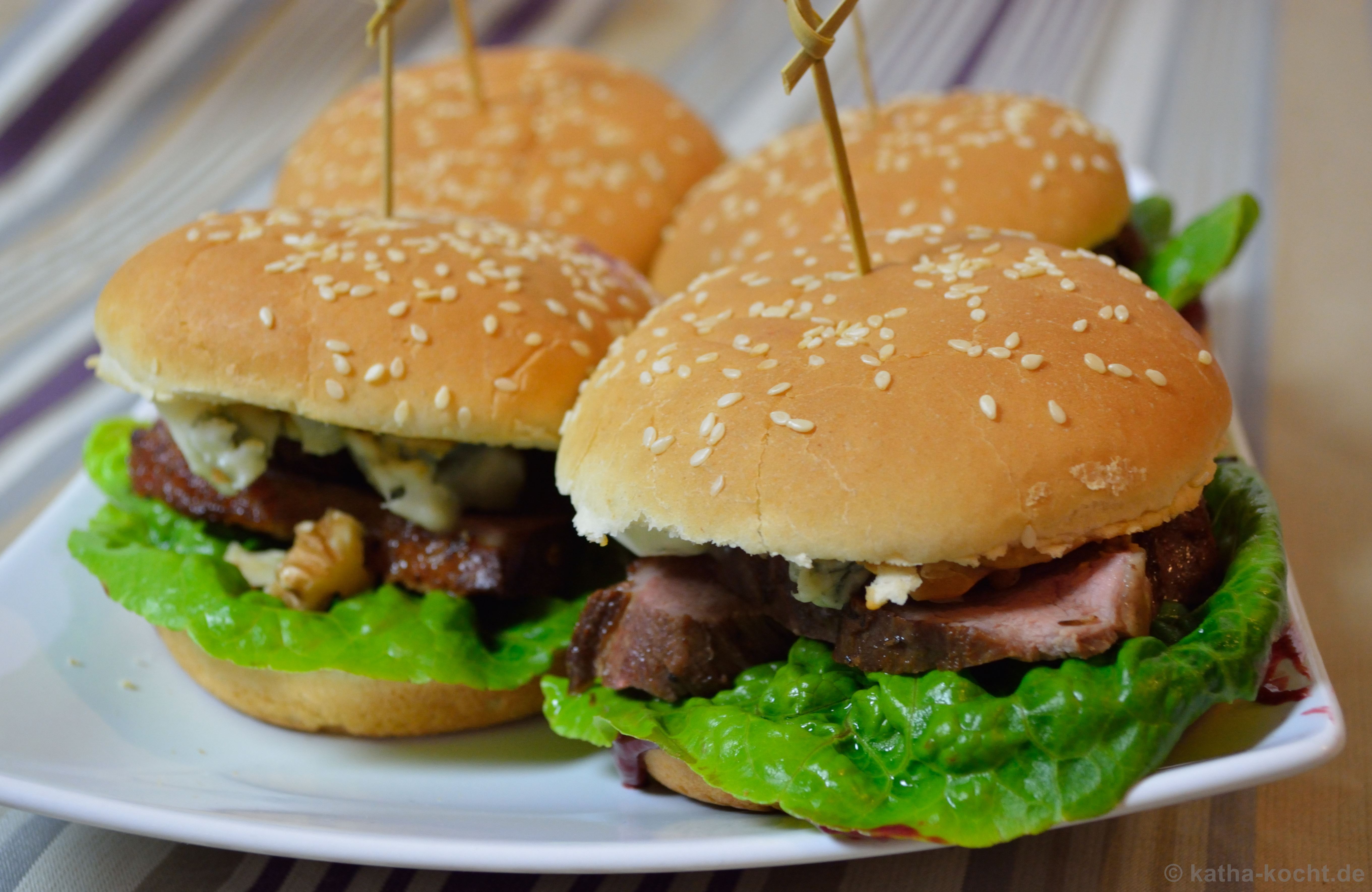 Enten Burger mit Brombeer-Schoko-Chili-Sauce - Katha-kocht!