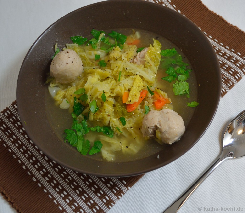 Wirsing-Topf mit Kalbsbällchen - Katha-kocht!
