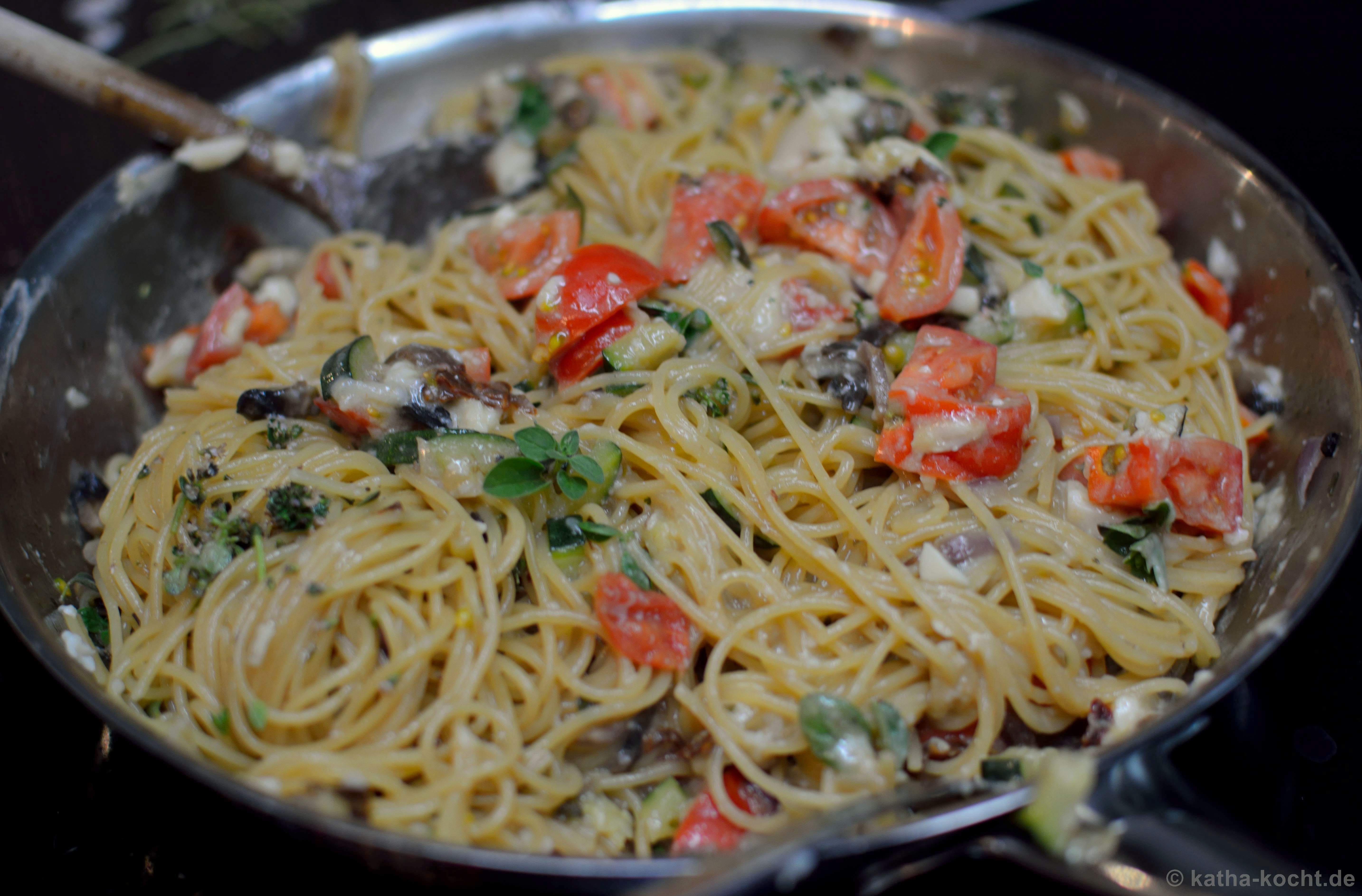 One Pan Pasta Mit Champignons Und Zucchini Katha Kocht