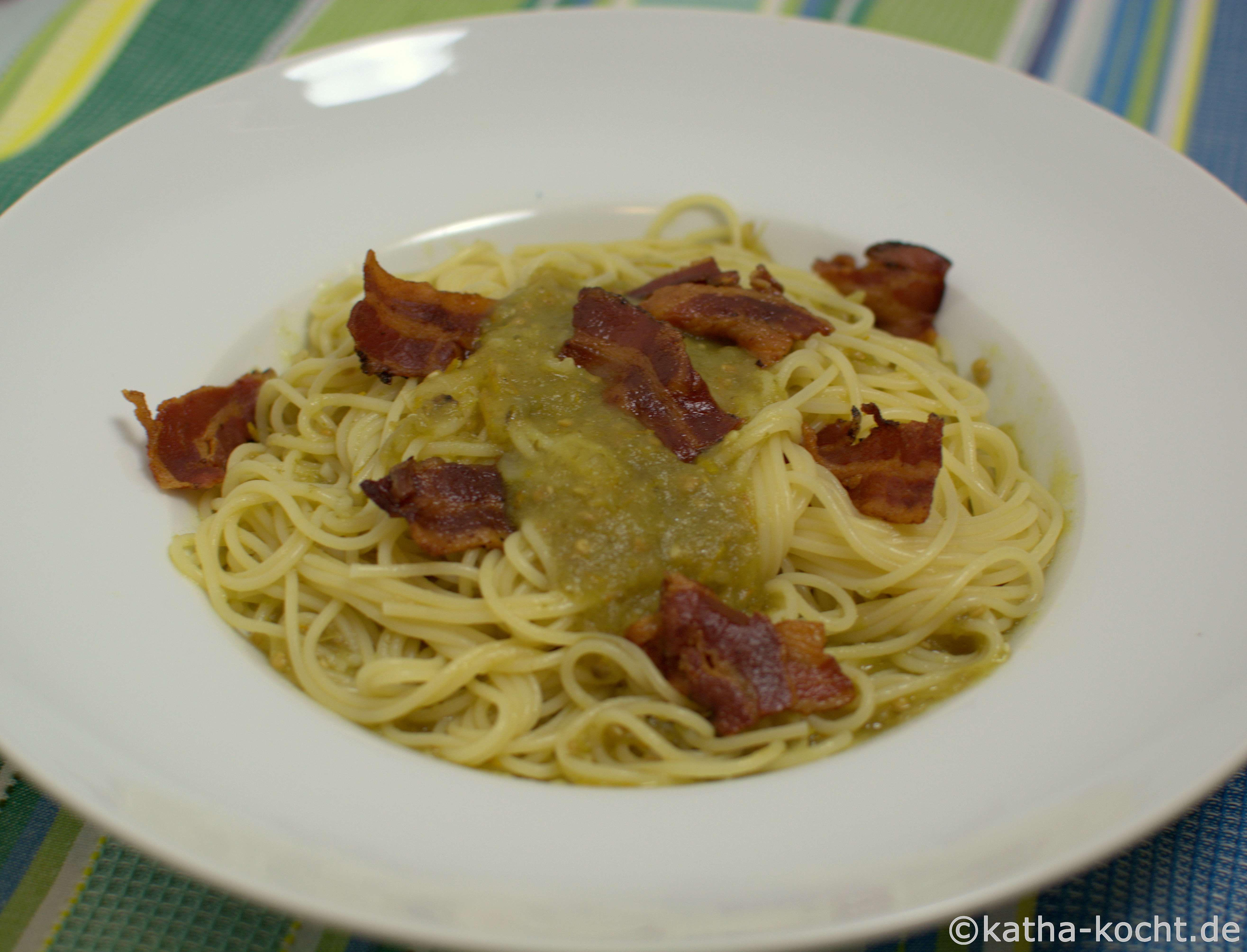 Spaghetti mit grüner Tomaten-Ingwer Sauce - Katha-kocht!
