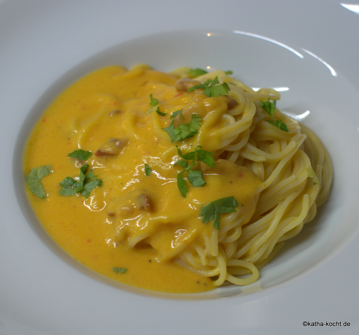 Spaghetti mit Kürbis-Käse Sauce - Katha-kocht!