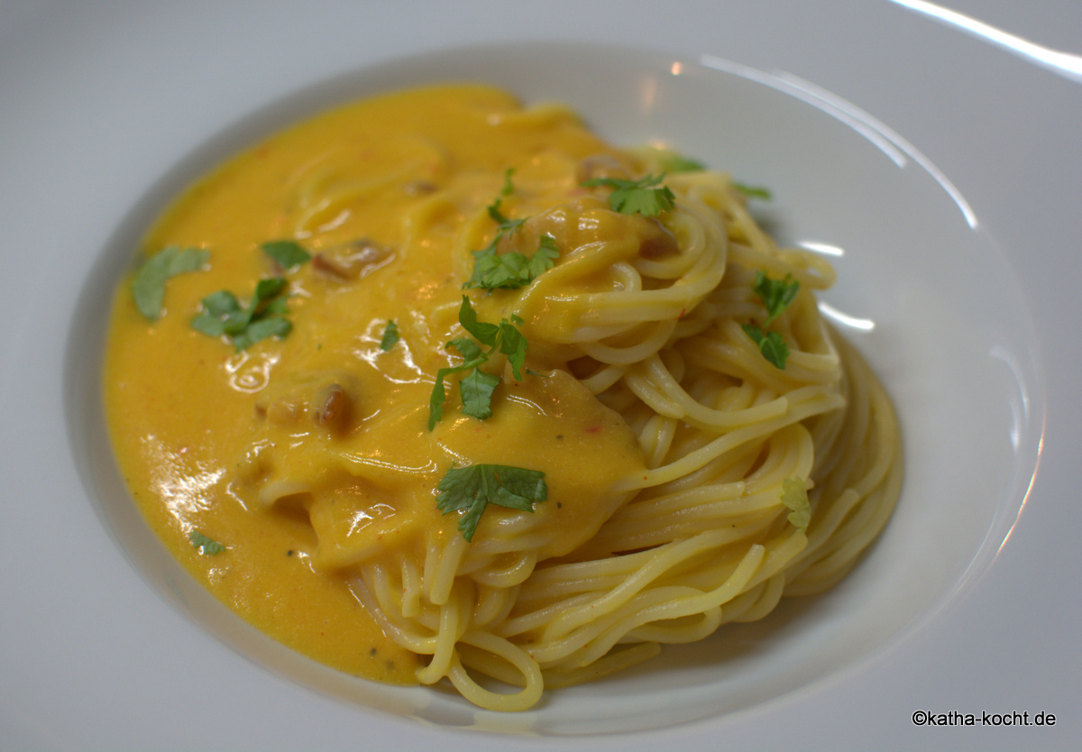 Spaghetti mit Kürbis-Käse Sauce - Katha-kocht!