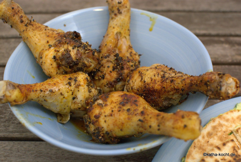 Gefüllte Tortilla-Ecken und würzige Hähnchenkeulen - Katha-kocht!