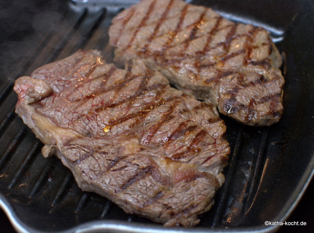 Steak mit Steckrübenpüree und Rosenkohl - Katha-kocht!