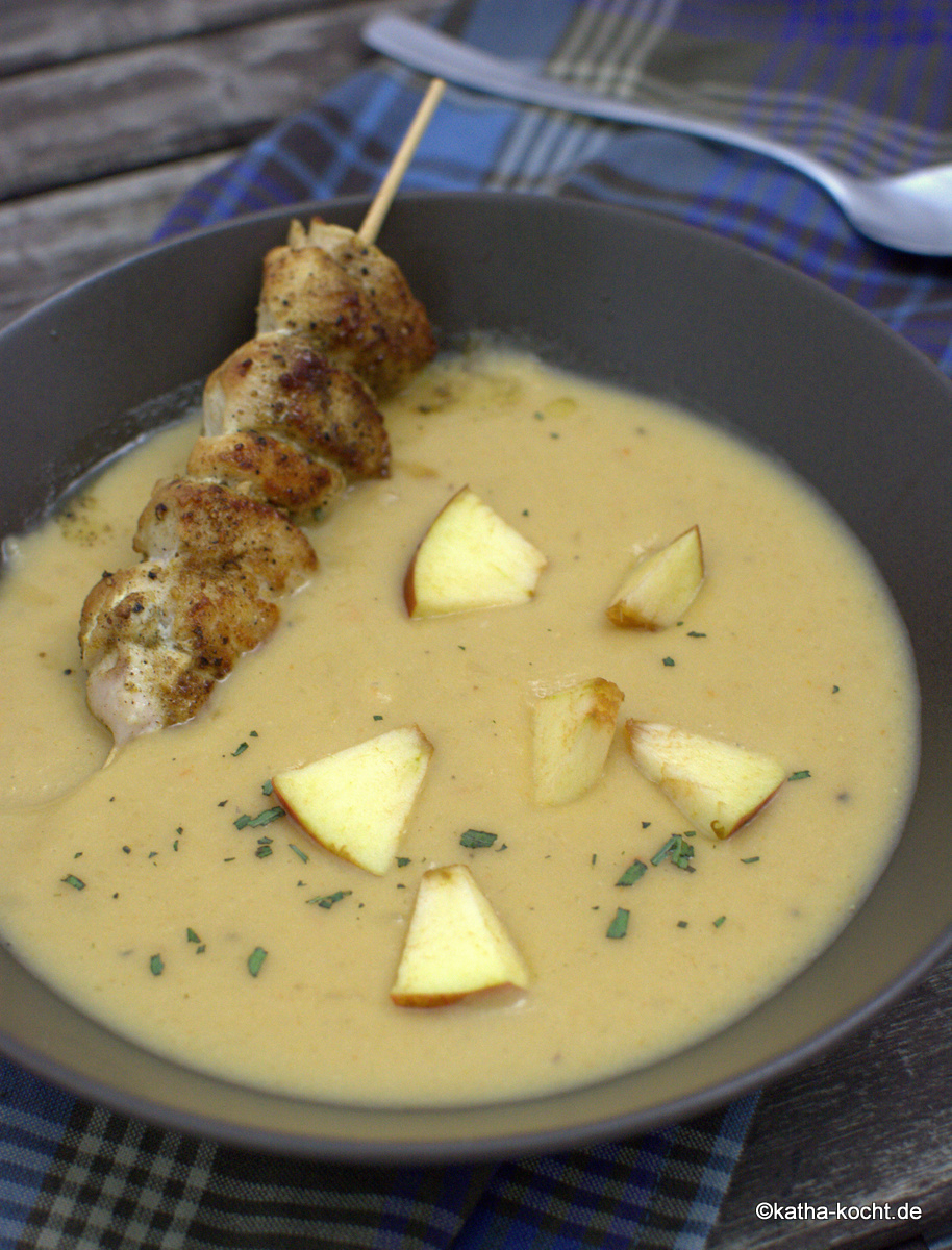 Crémige Steckrübensuppe mit Hähnchenspießen - Katha-kocht!