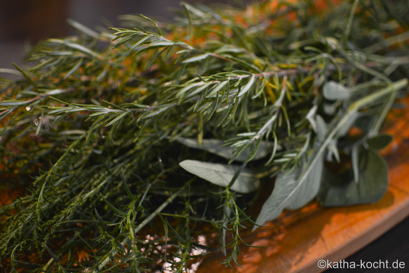 Würzige Kräuterbutter mit Estragon - Katha-kocht!