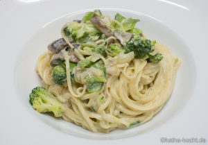 Linguine mit Brokkoli und Champignons
