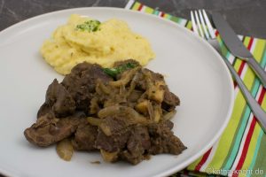 Hähnchenleber mit Apfel und Zwiebeln hähnchenleber mit apfel und zwiebeln