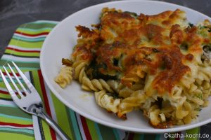 Nudelauflauf mit Mangold und Hackfleisch