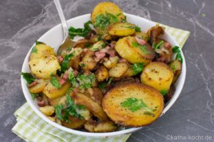 Bratkartoffeln mit Speck und Zwiebeln