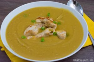Butternutkürbis Suppe mit Hähnchenbrust