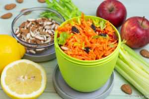 Karotten-Selleriesalat mit Rosinen