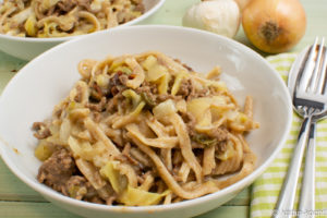 Spätzlepfanne mit Hackfleisch und Spitzkohl