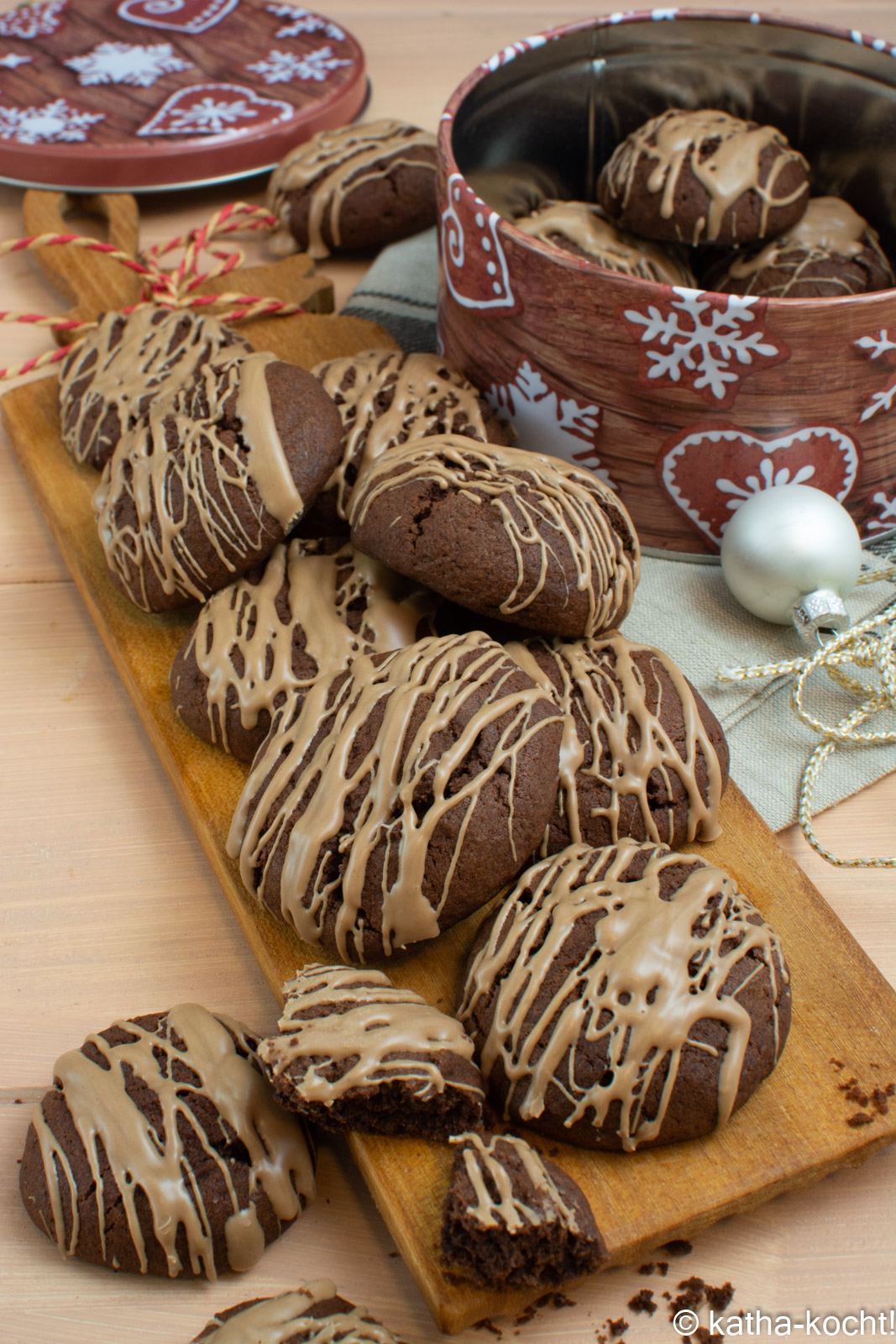 Weihnachtsgebäck - weihnachtliche Schokokekse - Katha-kocht!