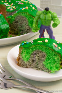 Hulk-Papageienkuchen zum Kindergeburtstag