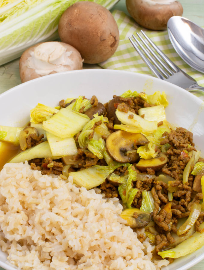 Kokoscurry mit Hackfleisch und Chinakohl