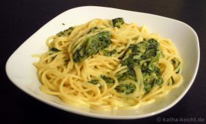 spaghetti mit spinat-gorgonzola sauce
