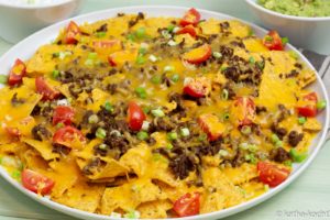 Nachos mit Hackfleisch und Käse