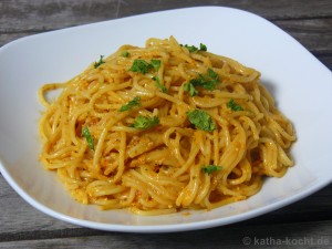 Spaghetti mit Tomatenpesto