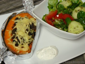 Süßkartoffel mit Hackfleischfüllung aus dem Ofen