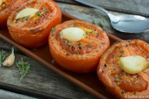 Tapas - gebackene Knoblauch-Tomaten mit Thymian