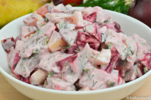 Matjessalat mit Birne und Pflaume Matjessalat mit Birne und Pflaumen