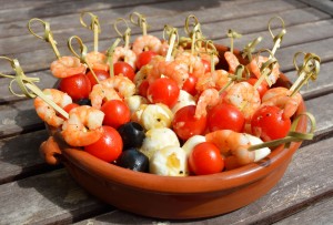 Tapas - Garnelen-Tomate-Mozzarella Spieße