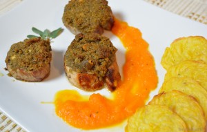 Schweinefilet_mit_Brotkruste_Karottensauce_und_Kartoffelplätzchen_10