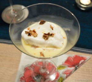 Créme anglaise mit Baiserinseln