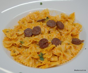 Pasta mit BBQ-Sauce und Chorizo