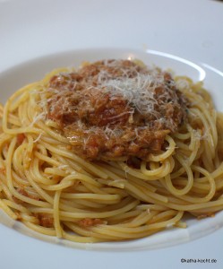 Spaghetti mit Thunfischsauce Spaghetti mit Thunfischsauce