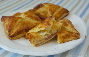 Blätterteigtaschen mit Schinken und Ziegenkäse