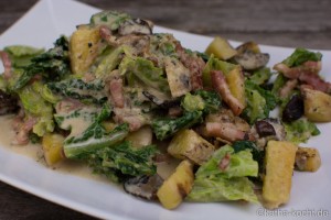 Wirsing-Kartoffel Pfanne mit Speck