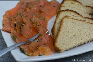 Gebeizter Lachs mit Dill und Zitrone Gebeizter Lachs mit Dill und Zitrone
