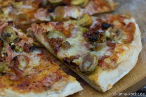 Pizza mit Antipasti Pizza mit Antipasti