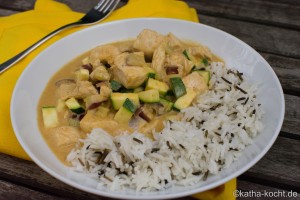 Hähnchencurry mit Zucchini und Reis